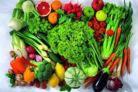 Elevating Vegetarian Salads with Seasonal Fruits